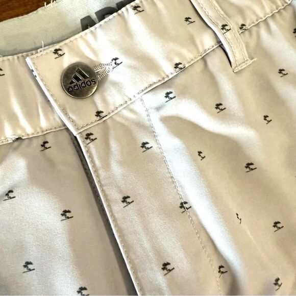 Adidas Men's Golf Shorts Size 34 Light Gray Tree Pattern Flat Front Performance - Picture 6 of 9